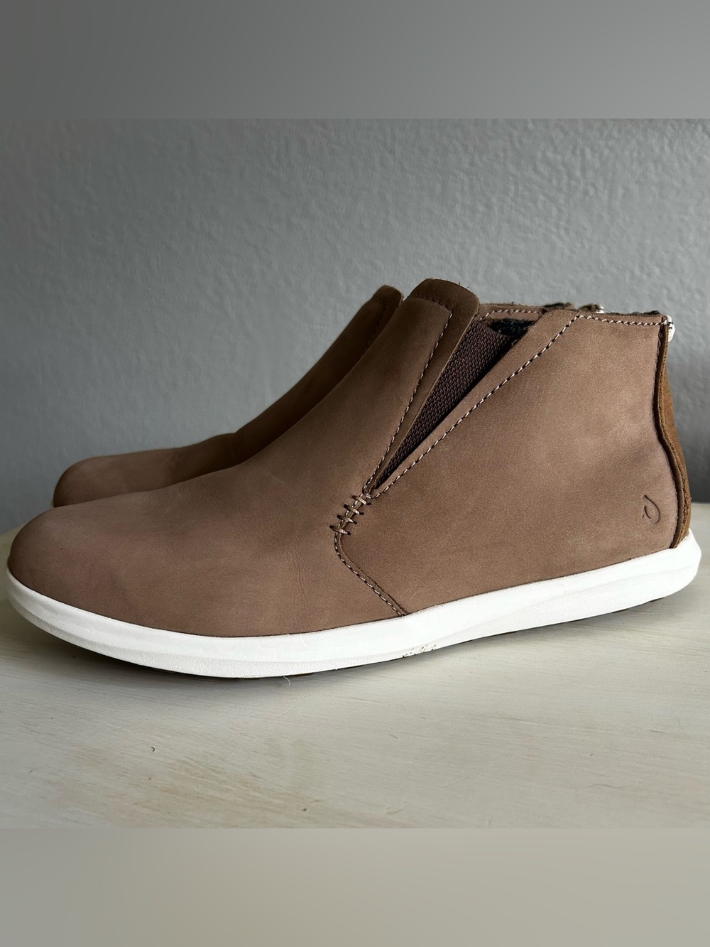 OluKai Hawai’iloa Manu Hope slip on bootie, brown, women’s size 9. EUC